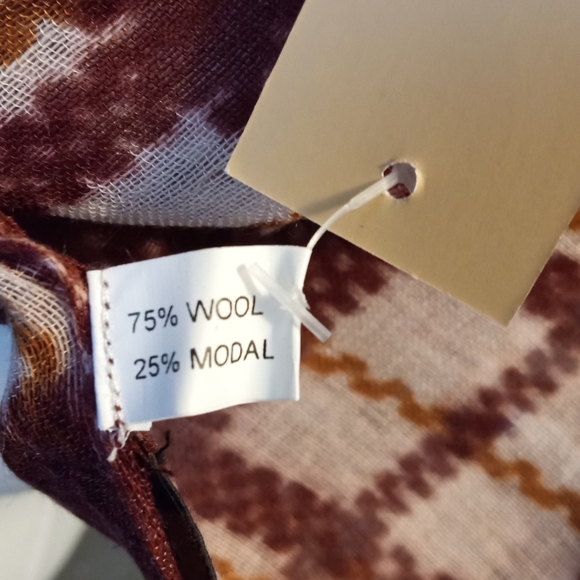 Nwt Red Scarf - Picture 6 of 7